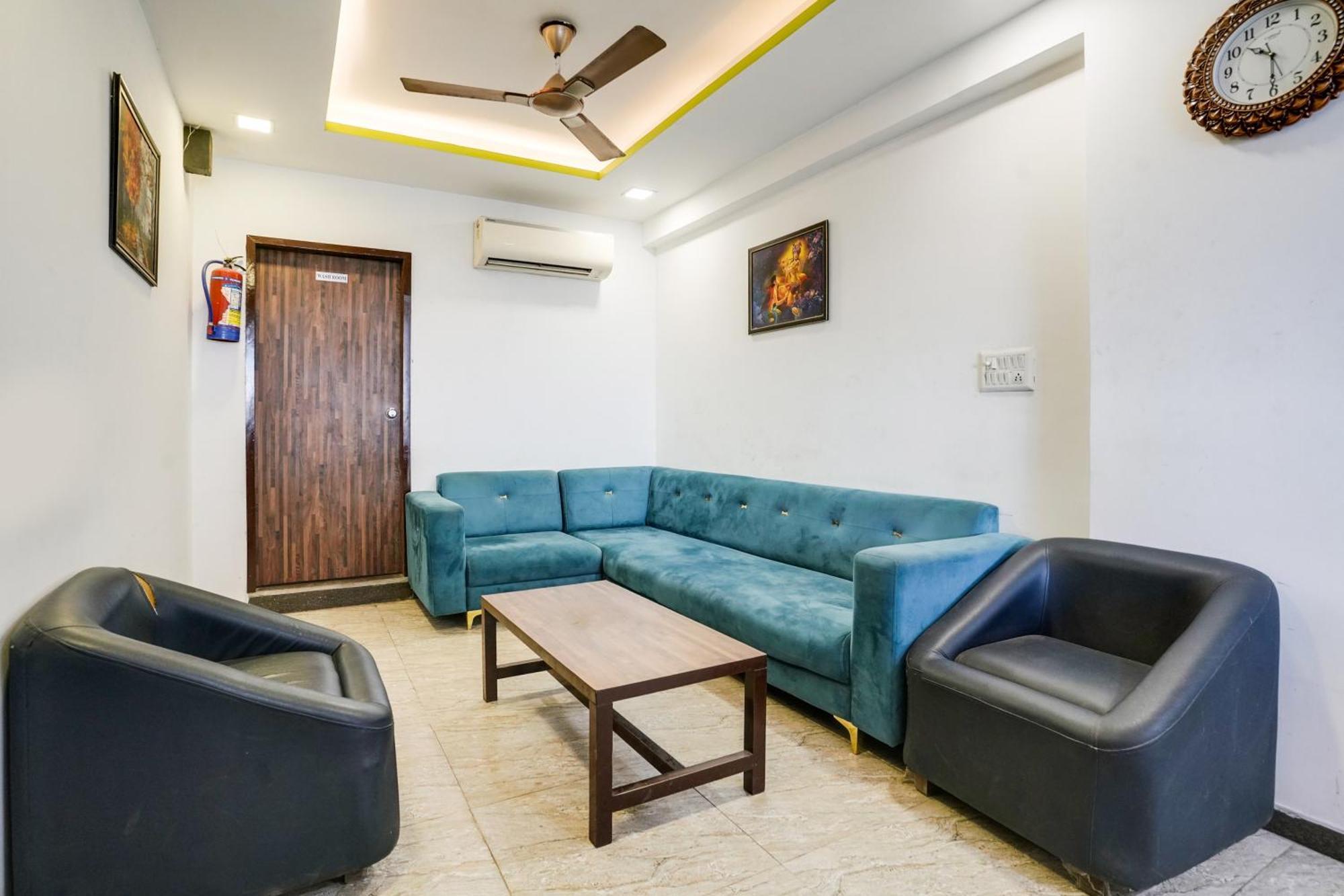 Hotel O Hathijan Vatva Formerly Hotel Dev Palace أحمد أباد المظهر الخارجي الصورة